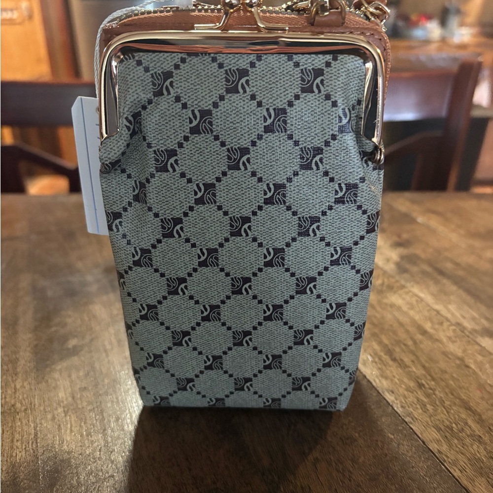 Geometric Patterned Cosmetic Case in Gray with Gold Frame